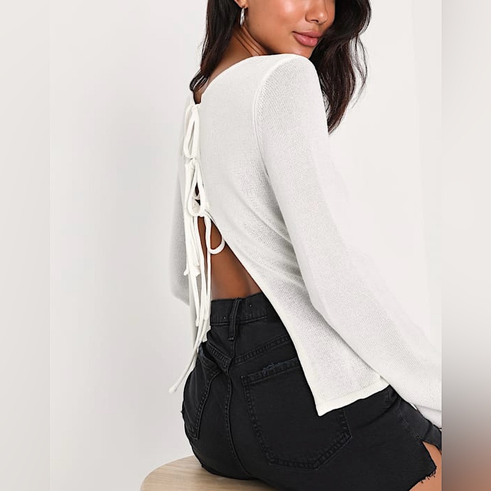 White knit, lightweight sweater!